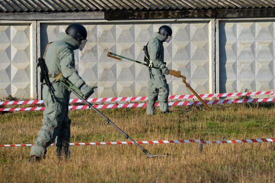 Combat engineer units exercise in Russian cities
