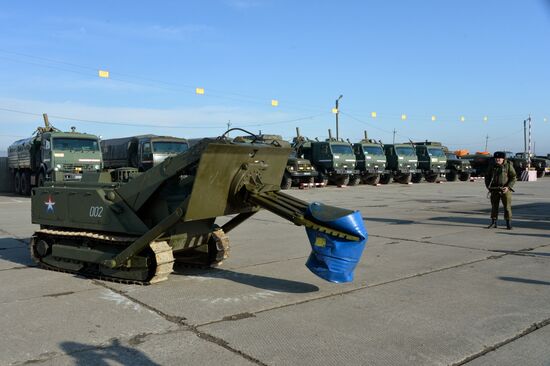 Combat engineer units exercise in Russian cities