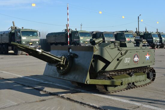 Combat engineer units exercise in Russian cities