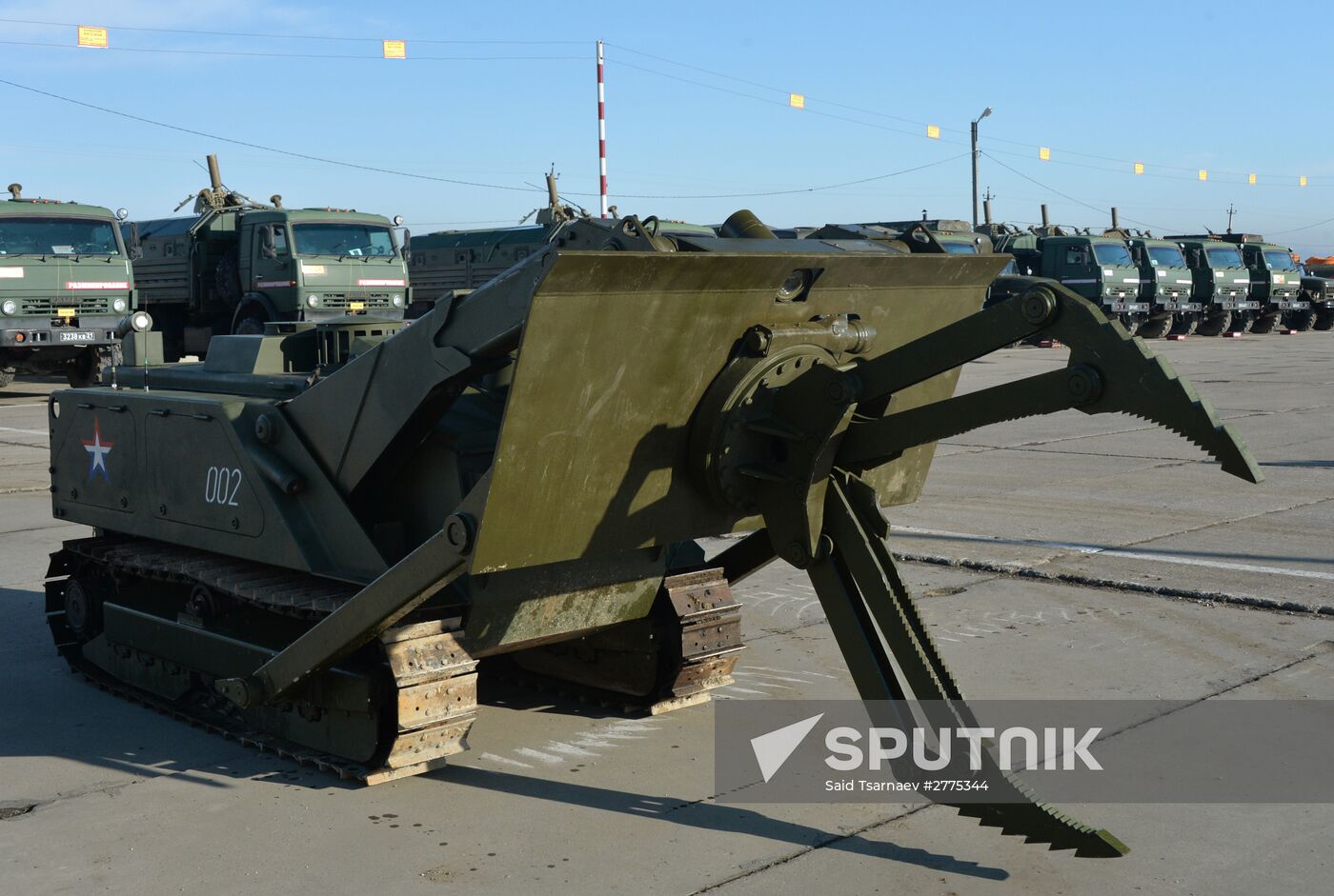 Combat engineer units exercise in Russian cities