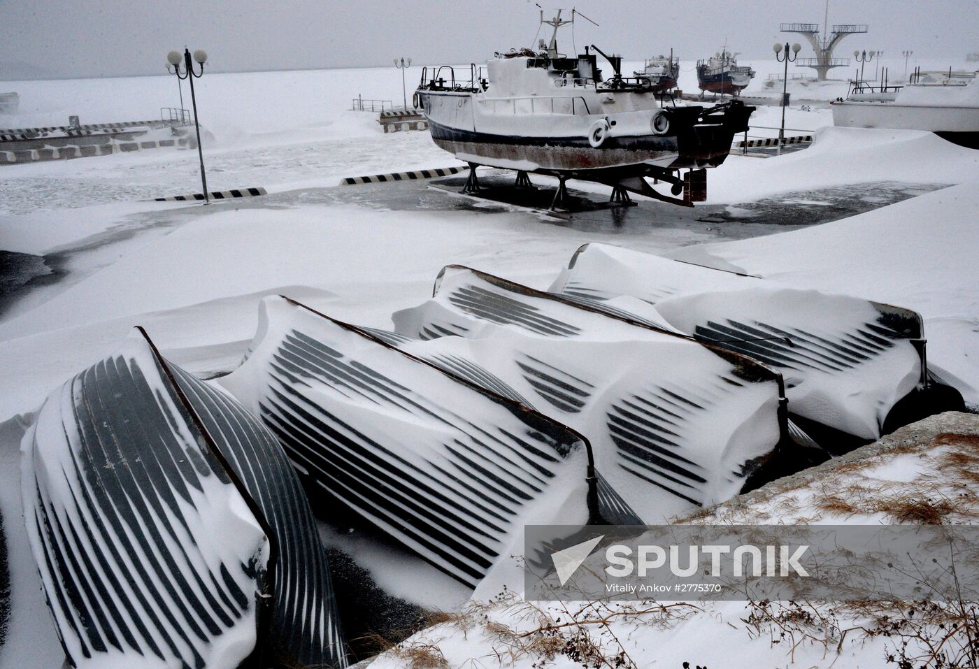Aftermath of a snowstorm in Vladivostok