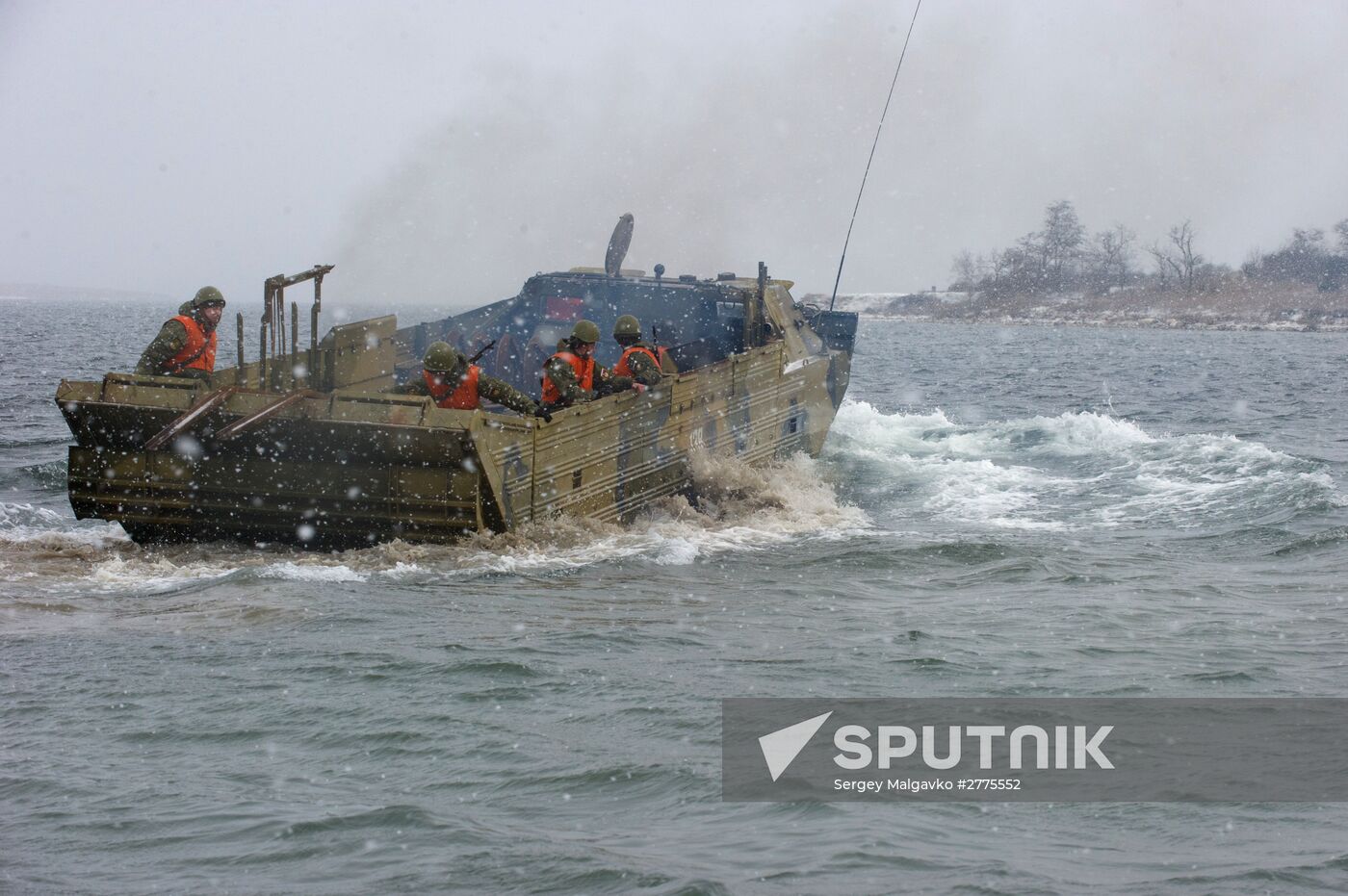 Combat engineer units exercise in Russian cities