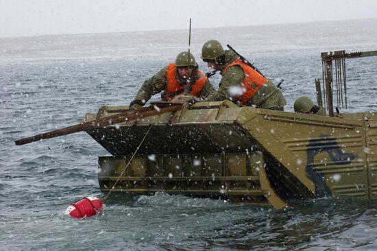 Combat engineer units exercise in Russian cities