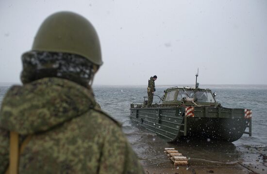 Combat engineer units exercise in Russian cities