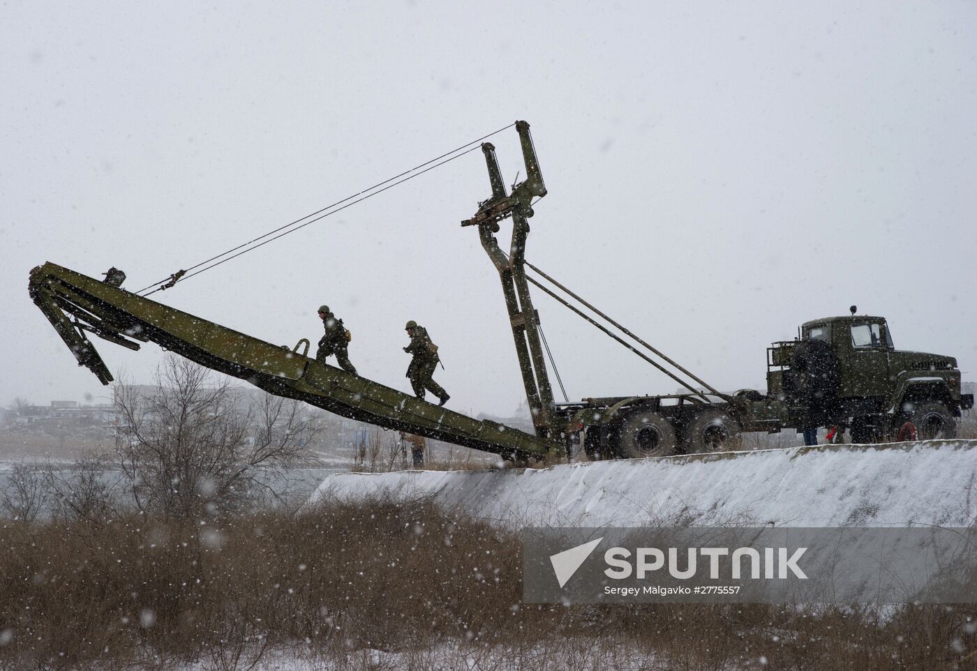 Combat engineer units exercise in Russian cities