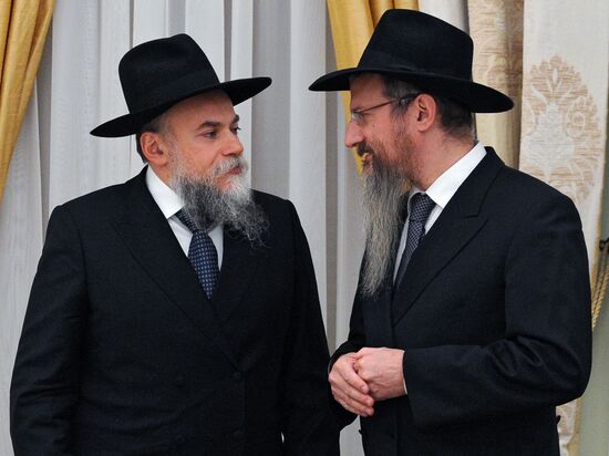 President Vladimir Putin meets with representatives of European Jewish Congress