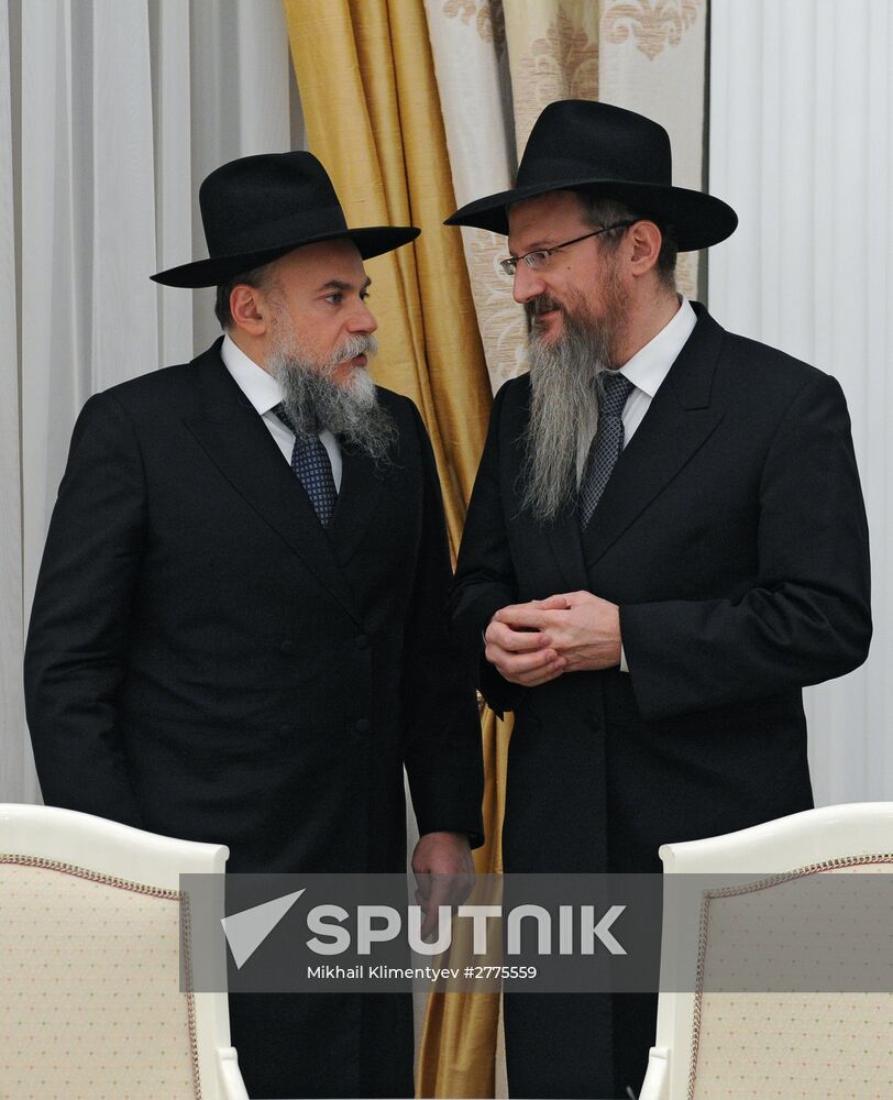 President Vladimir Putin meets with representatives of European Jewish Congress