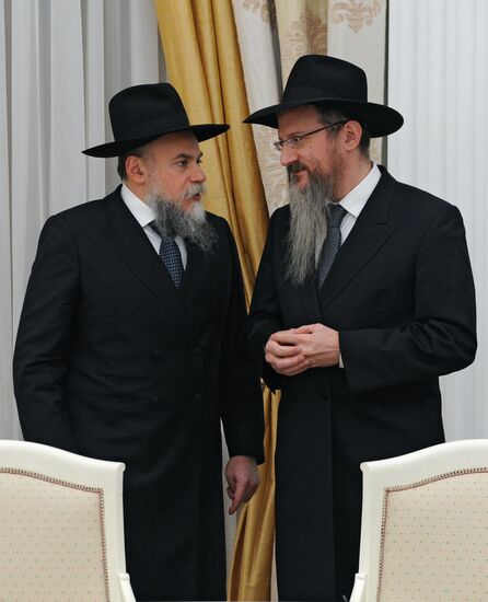 President Vladimir Putin meets with representatives of European Jewish Congress