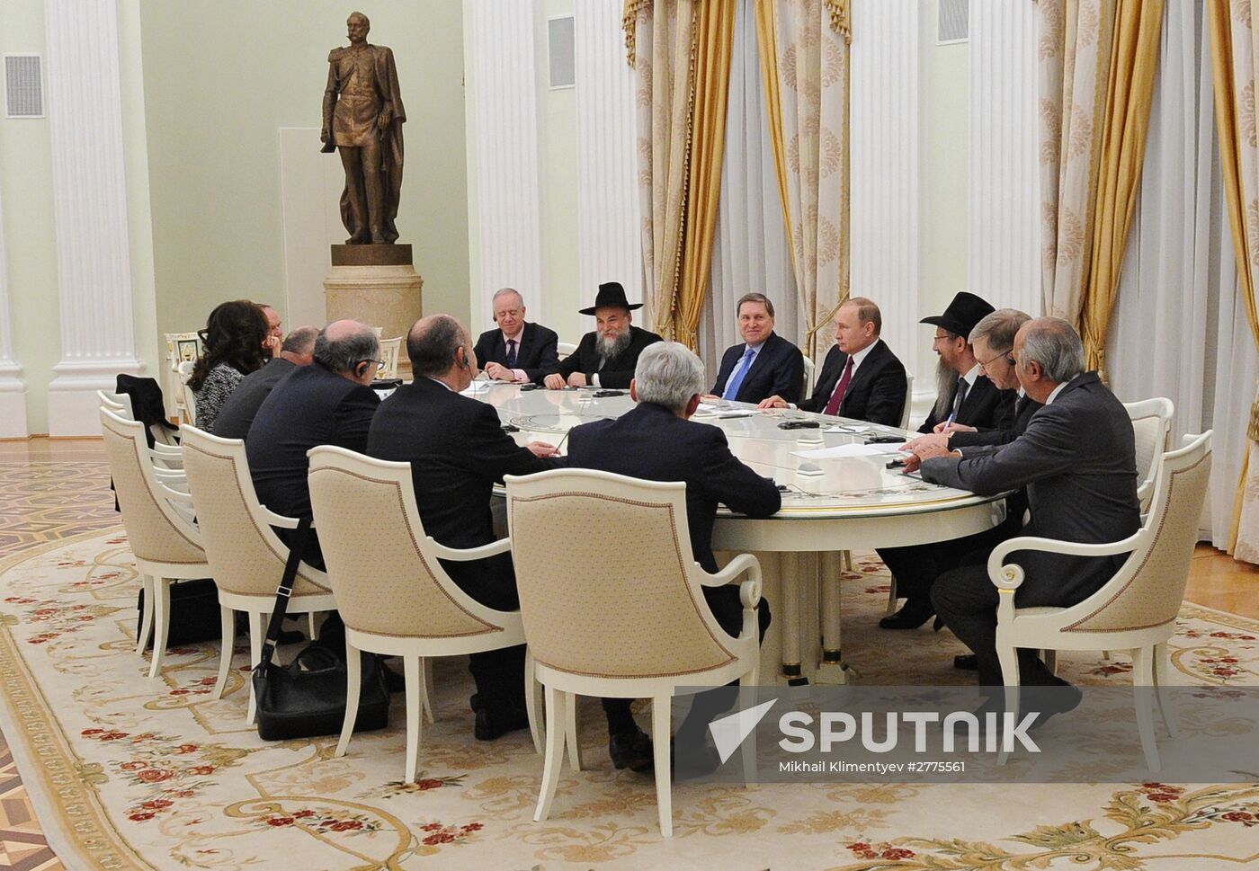 President Vladimir Putin meets with representatives of European Jewish Congress