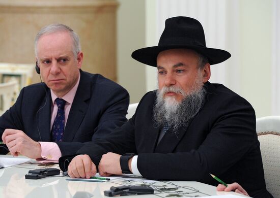 President Vladimir Putin meets with representatives of European Jewish Congress