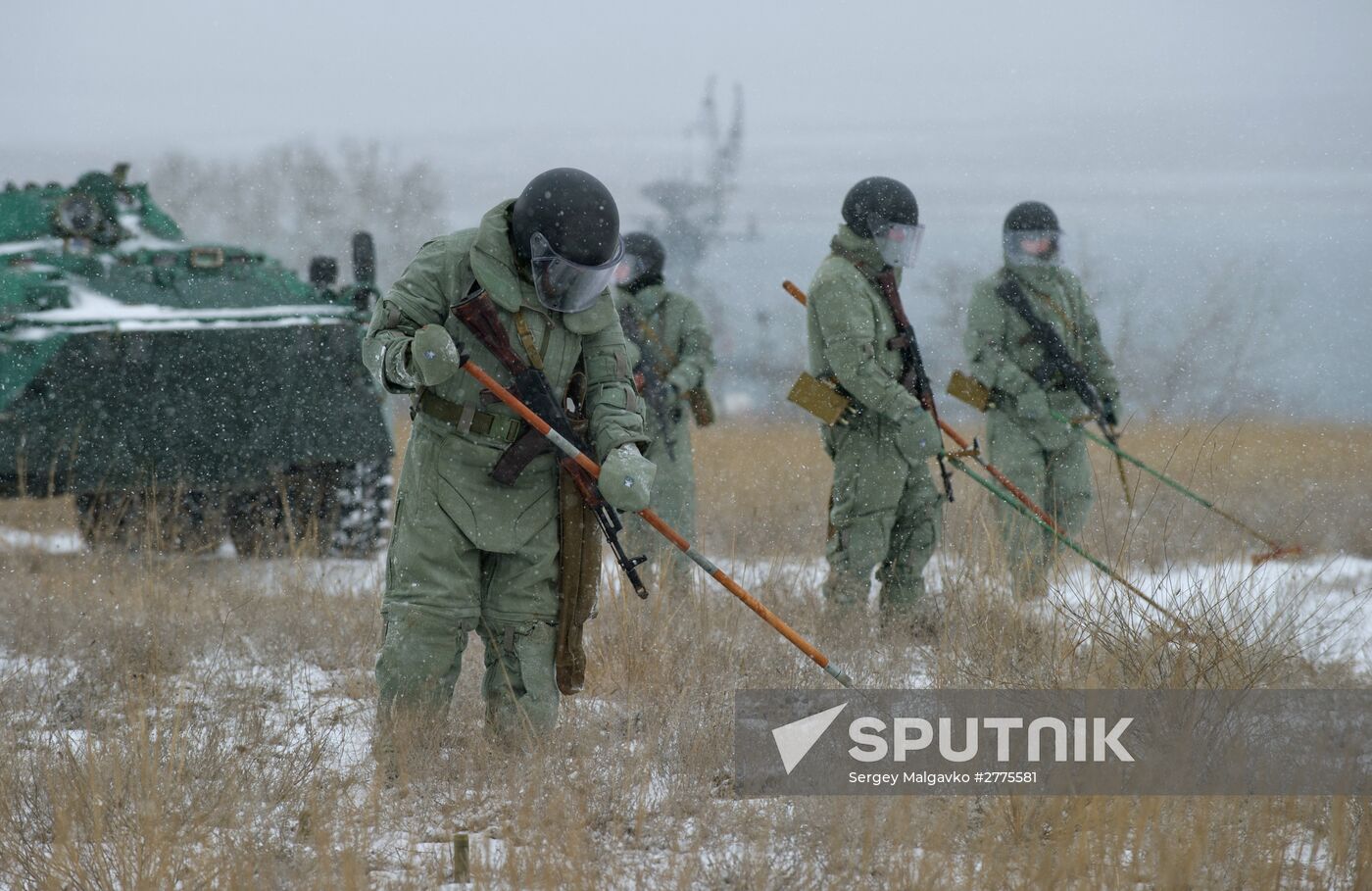 Combat engineer units exercise in Russian cities