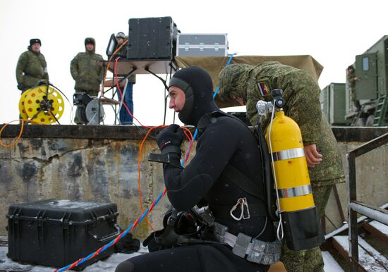 Combat engineer units exercise in Russian cities