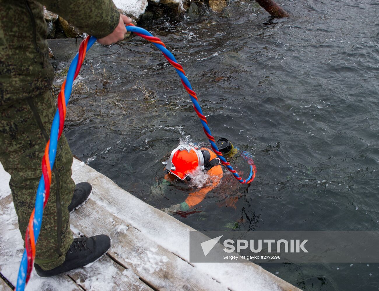 Combat engineer units exercise in Russian cities