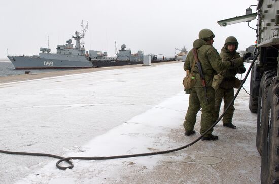 Combat engineer units exercise in Russian cities