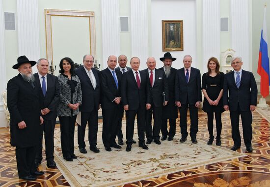 President Vladimir Putin meets with representatives of European Jewish Congress