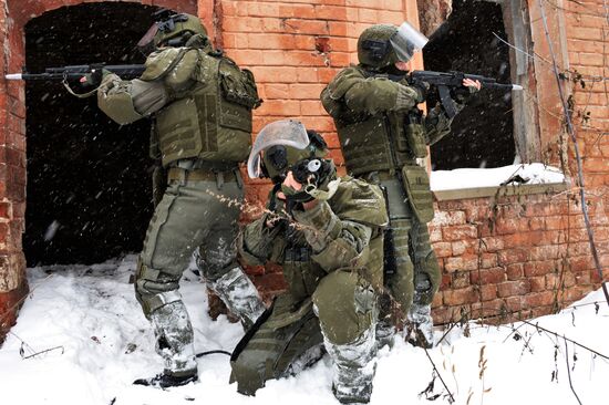 Russian Engineering Corps' stormtroopers during drills