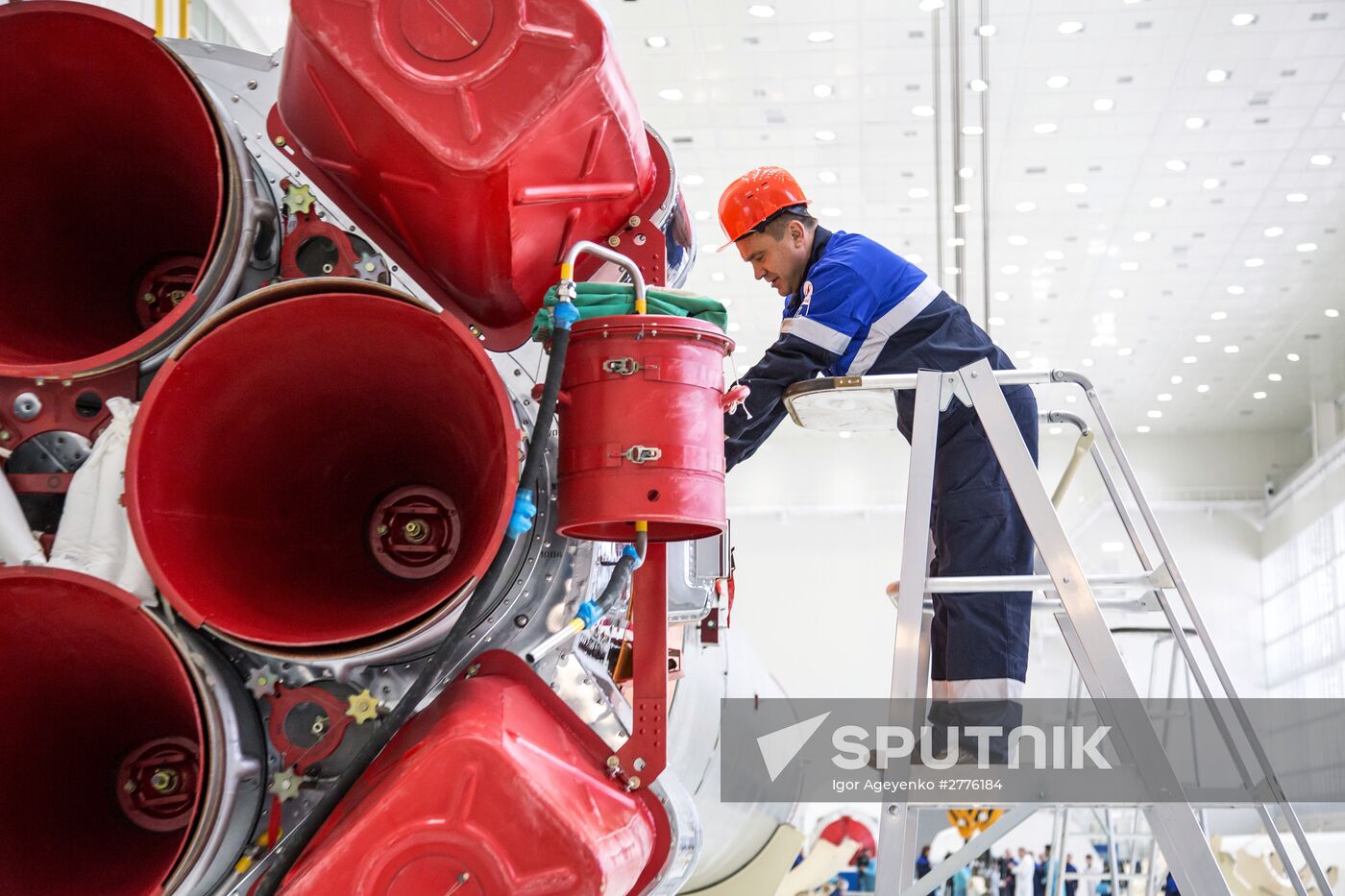 Assembling rocket-cqrrier "Soyuz" for the first launch from Vostochny spaceport
