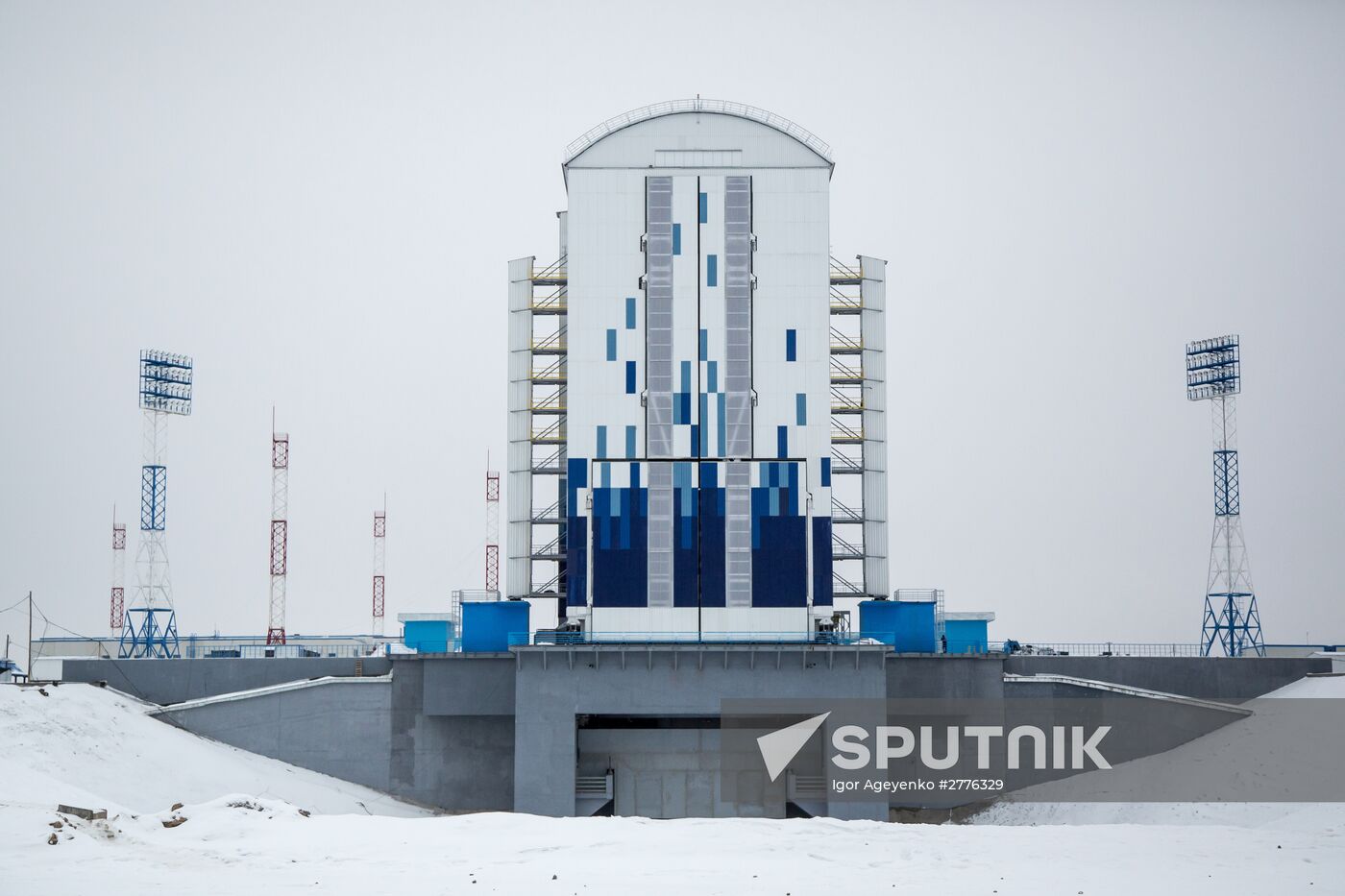 Assembling rocket-carrier "Soyuz" for the first launch from Vostochny spaceport