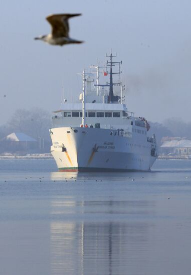 Research vessel Akademik Nikolai Strakhov arrives in Baltiysk