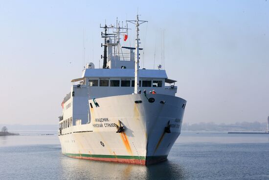 Research vessel Akademik Nikolai Strakhov arrives in Baltiysk