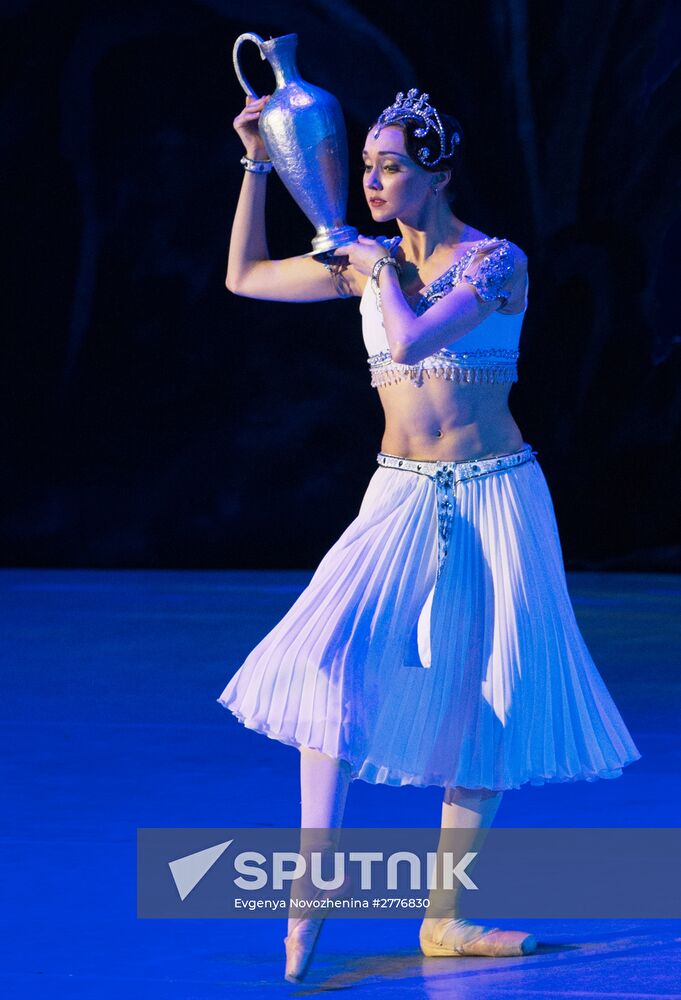 Final rehearsal of La Bayadère at State Kremlin Palace