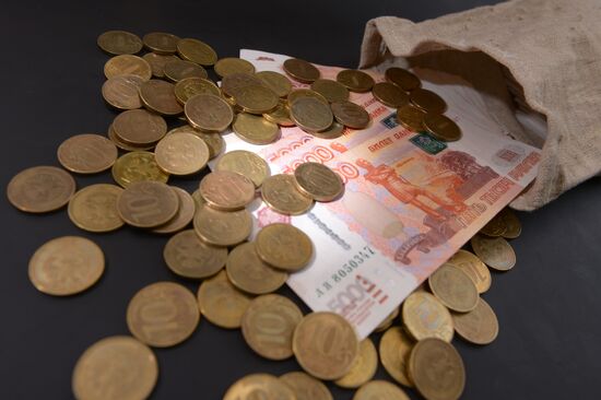 Banknotes and coins of Russia