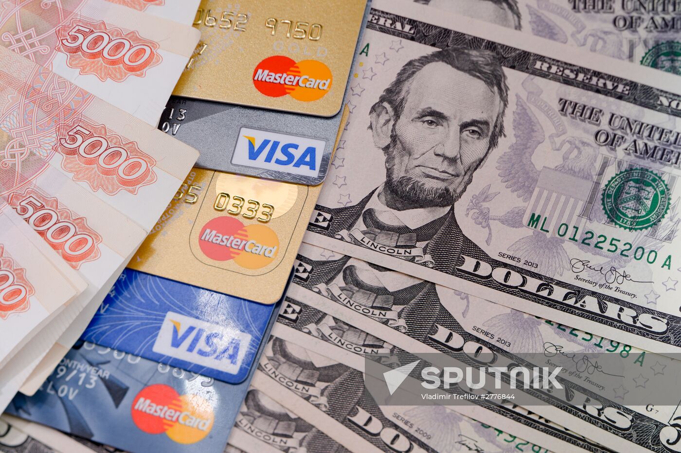 Banknotes and coins of Russia and United States