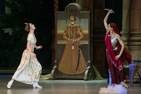 Final rehearsal of La Bayadère at State Kremlin Palace