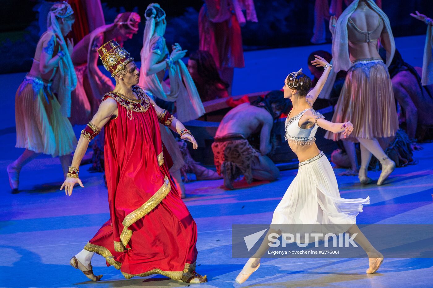 Final rehearsal of La Bayadère at State Kremlin Palace