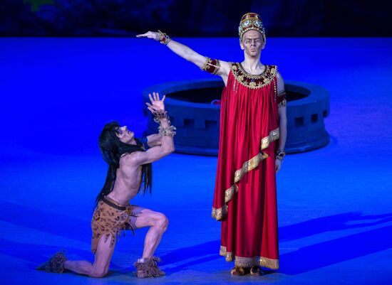 Final rehearsal of La Bayadère at State Kremlin Palace