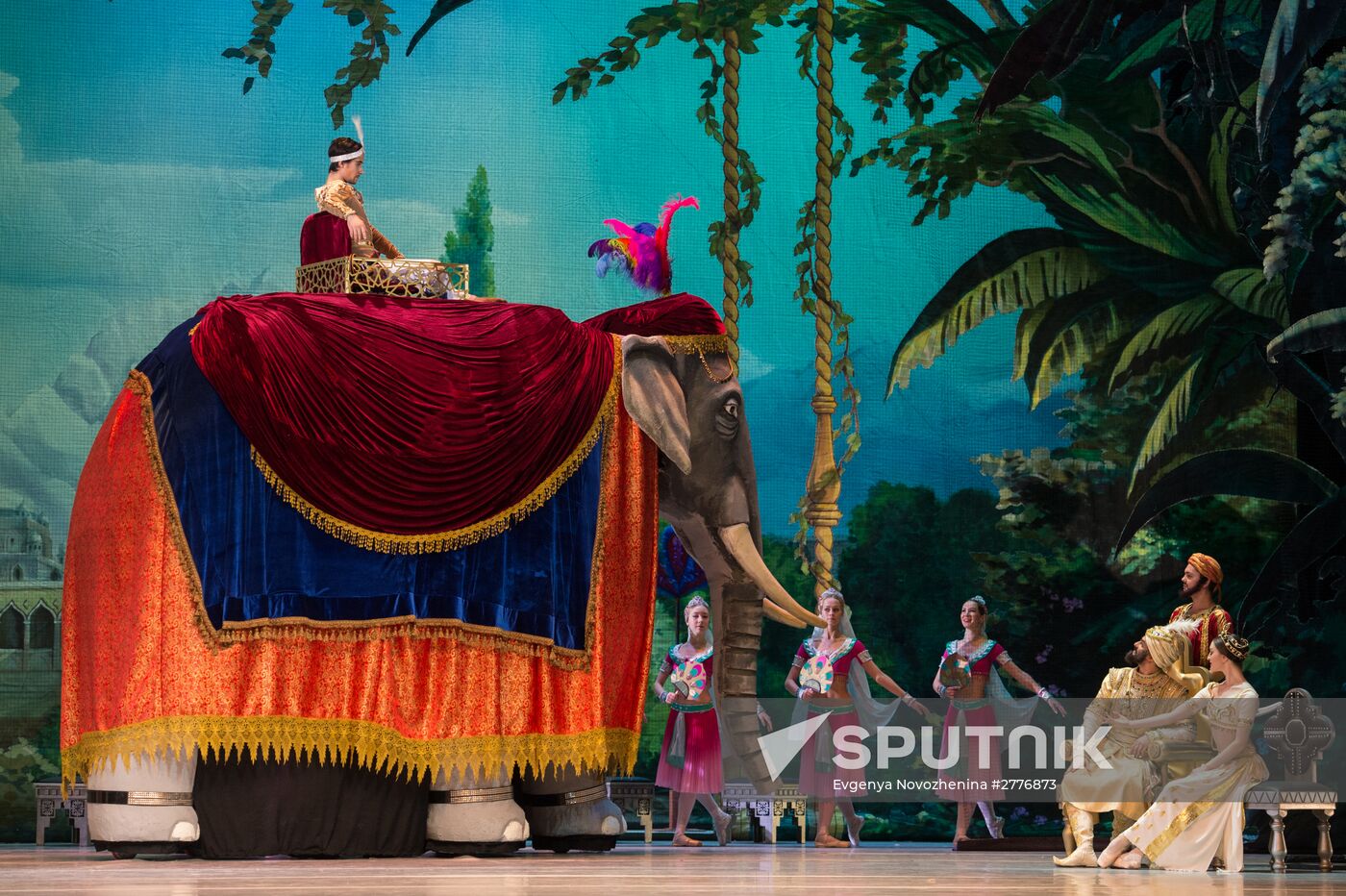 Final rehearsal of La Bayadère at State Kremlin Palace