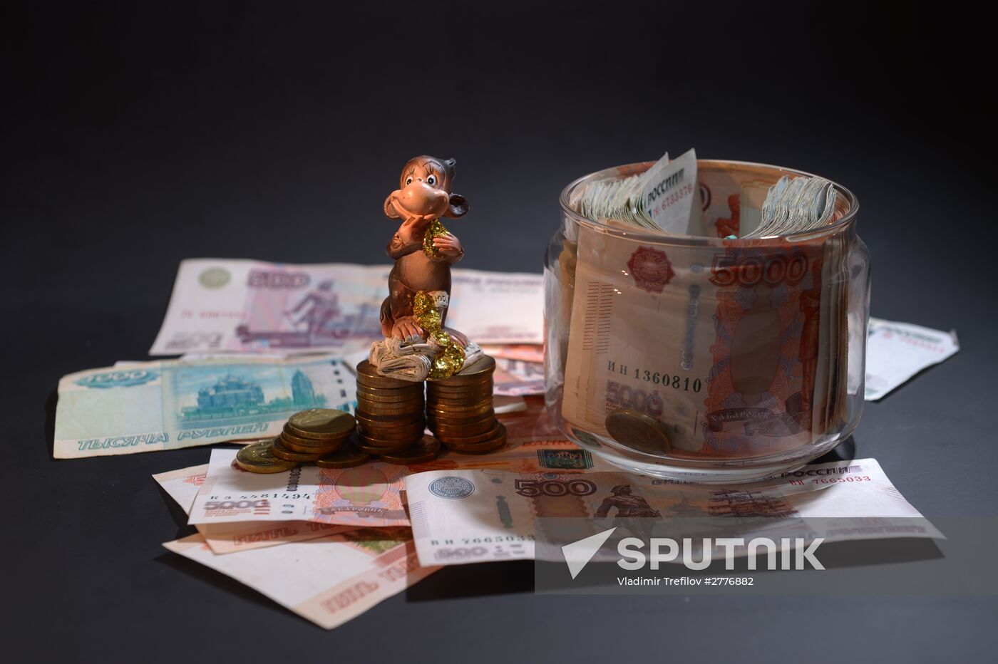 Banknotes and coins of Russia