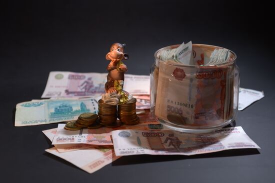 Banknotes and coins of Russia