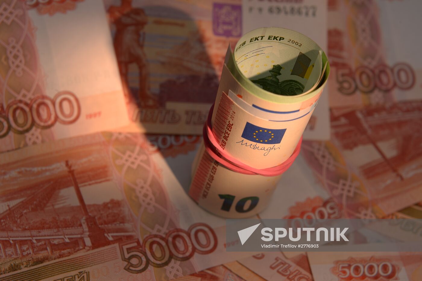 Banknotes and coins of Russia and European Union