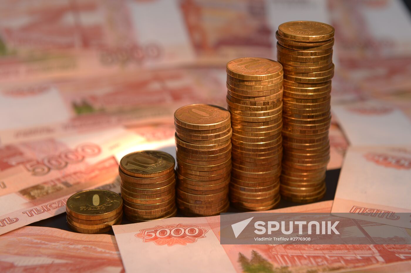 Banknotes and coins of Russia