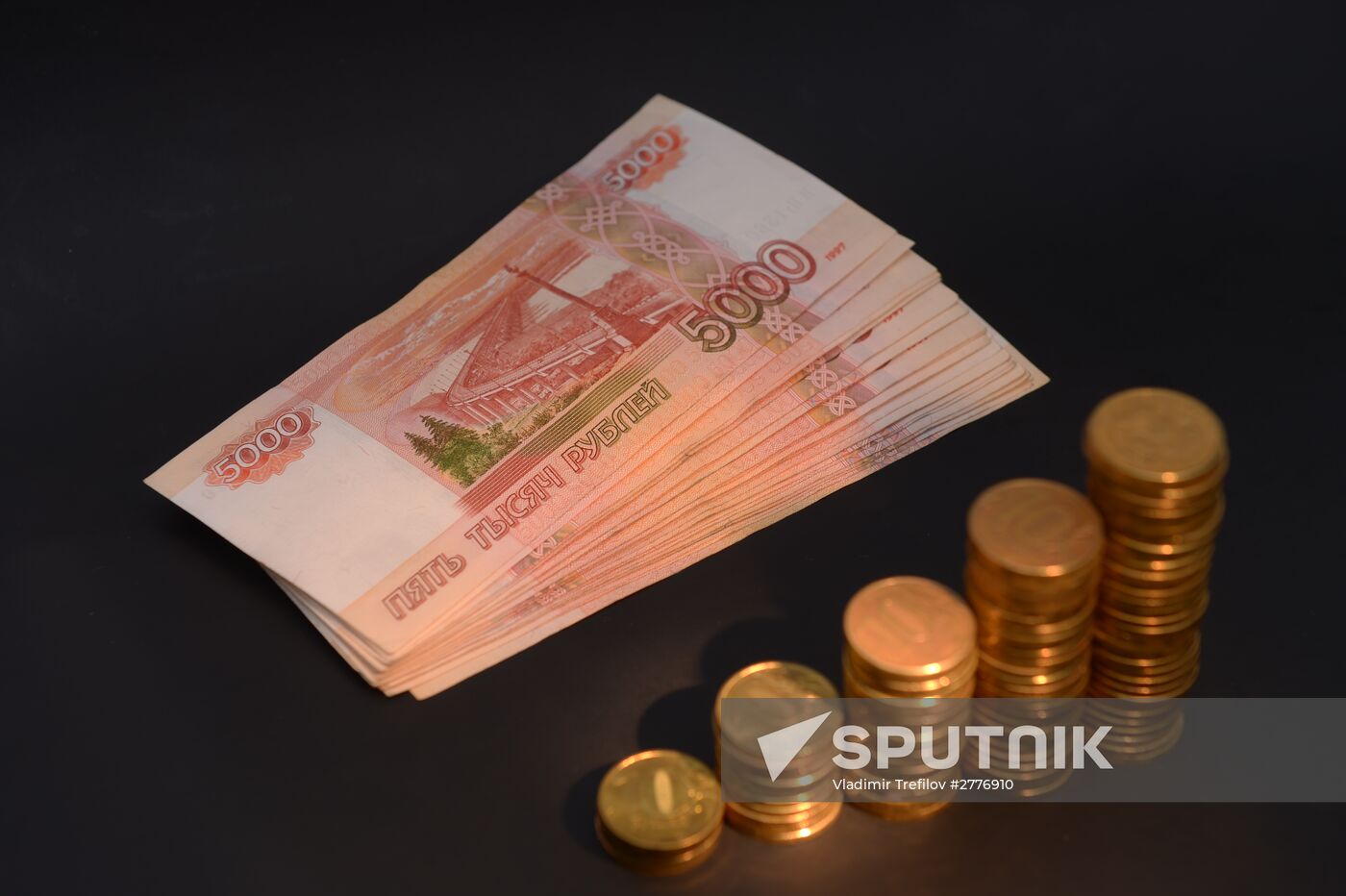 Russian banknotes and coins