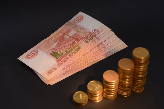 Russian banknotes and coins