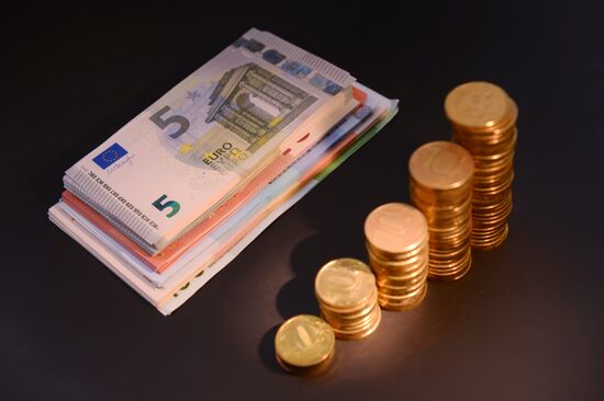 Banknotes and coins of Russia and European Union