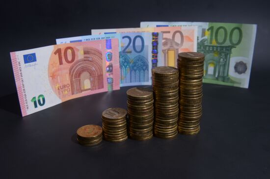 Banknotes and coins of Russia and European Union