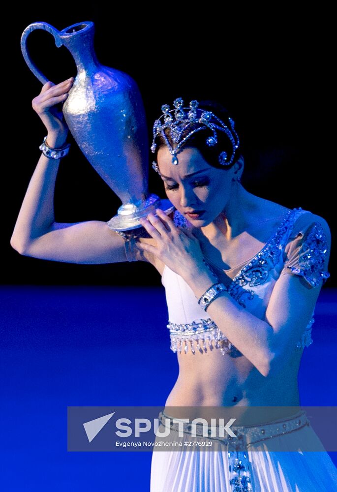 Final rehearsal of La Bayadère at State Kremlin Palace