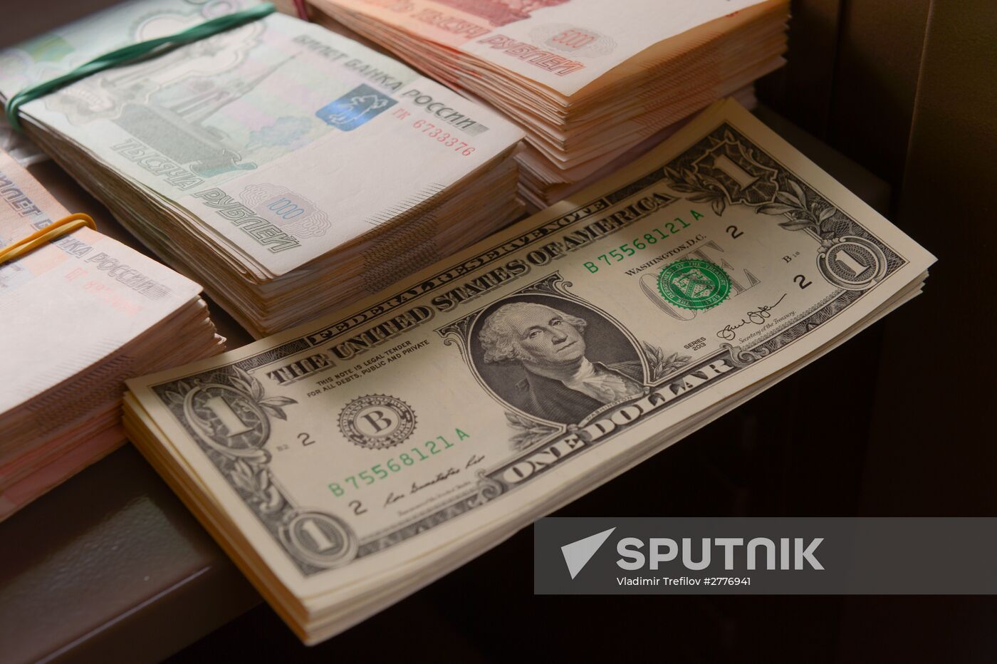 Russian and U.S. banknotes