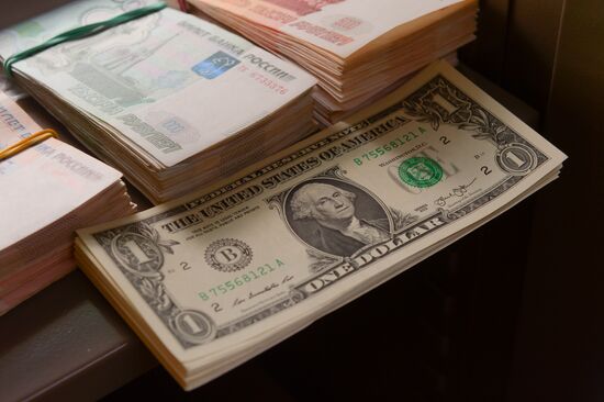 Russian and U.S. banknotes