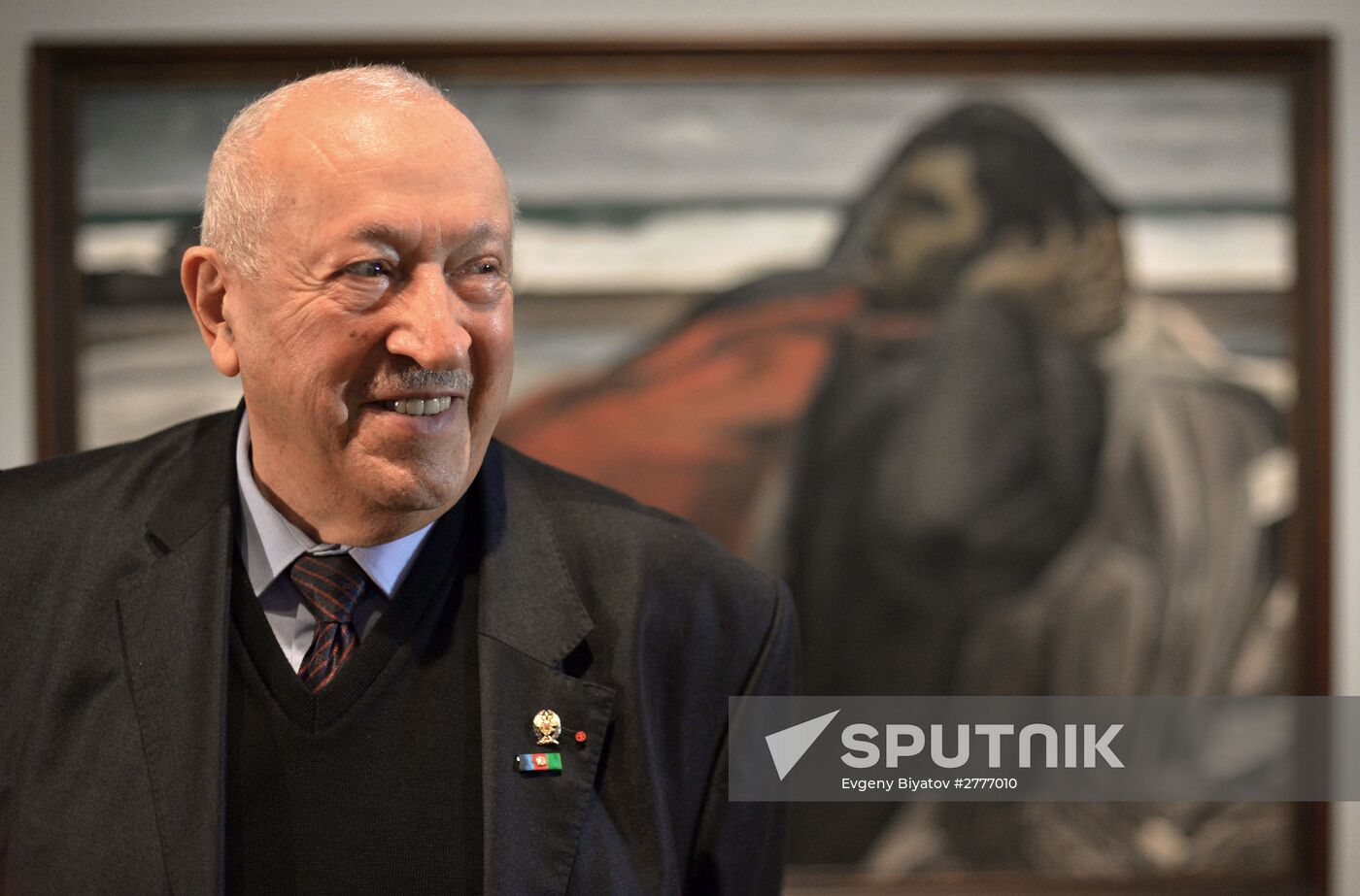 "Tair Salakhov. The Sun at Its Zenith" exhibition unveiled