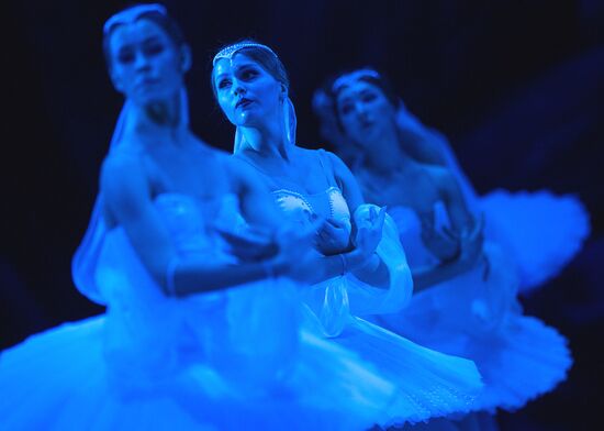 Final rehearsal of La Bayadère at State Kremlin Palace
