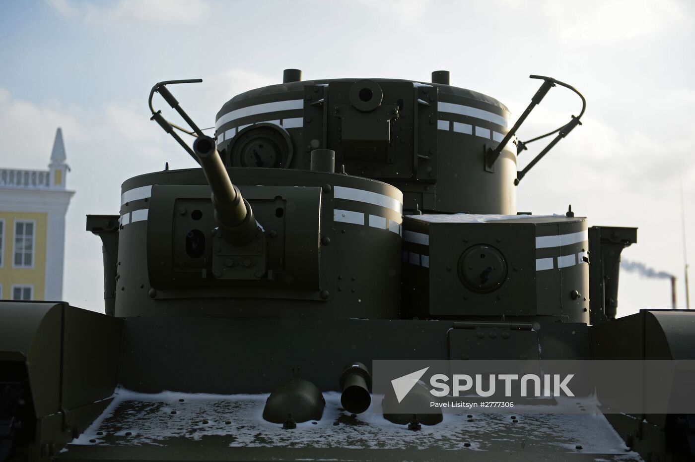 Sverdlovsk Region engineers recreate T-35 tank using Soviet drawings