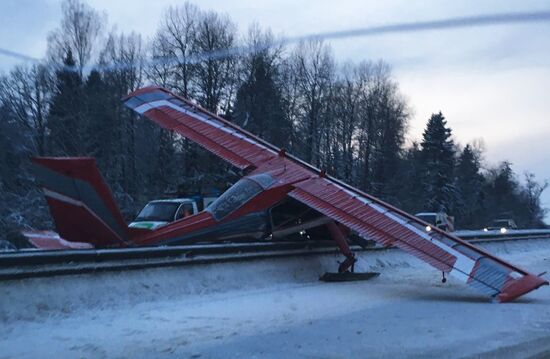 Light aeroplane makes emergency landing on Yaroslavskoye Highway