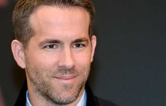 Deadpool actor Ryan Reynolds holds news conference, photo call