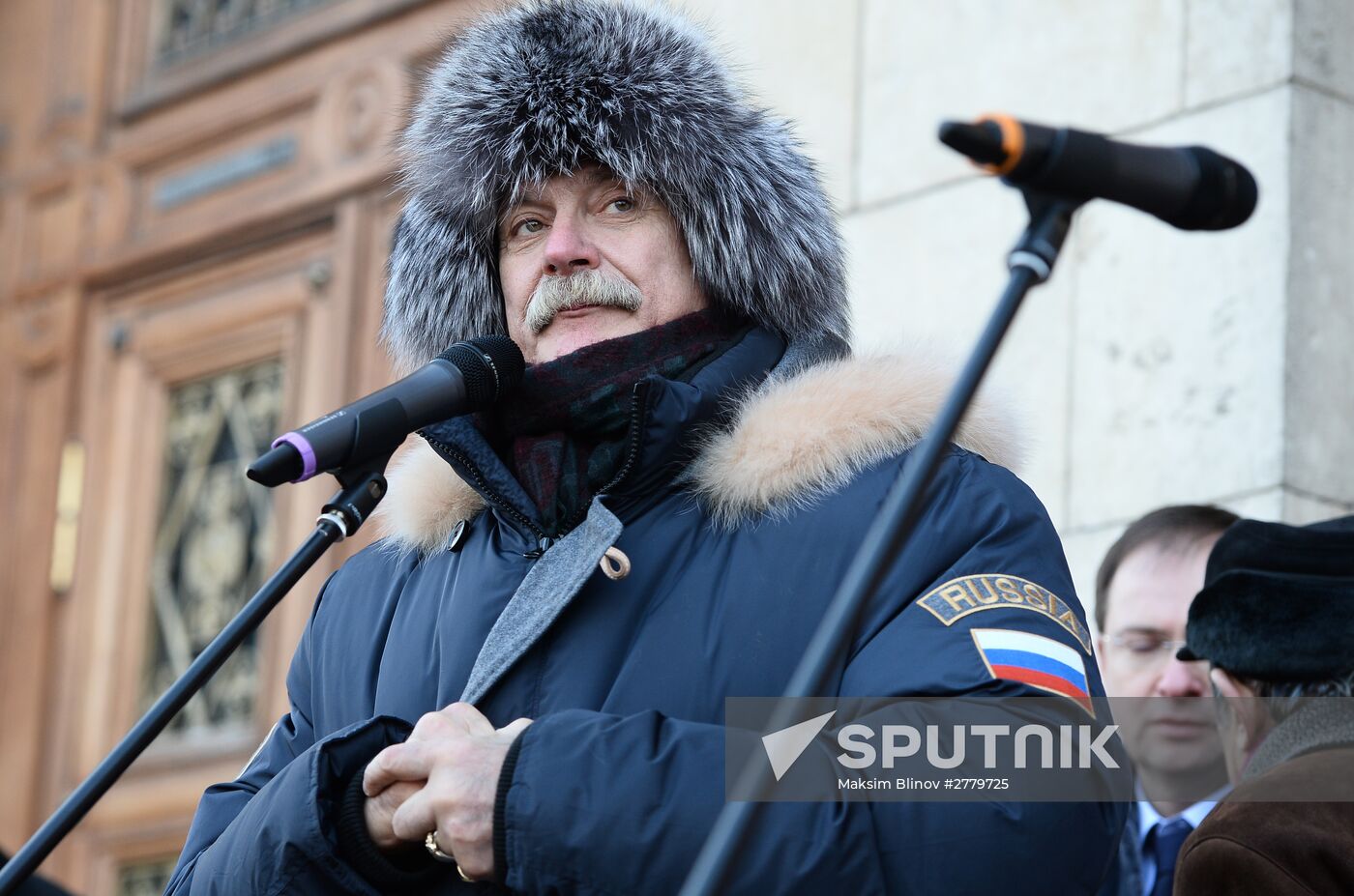 Unveiling memorial plaque in honor of People's Artist of the USSR Yevgeny Vesnik