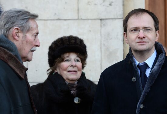 Unveiling memorial plaque in honor of People's Artist of the USSR Yevgeny Vesnik