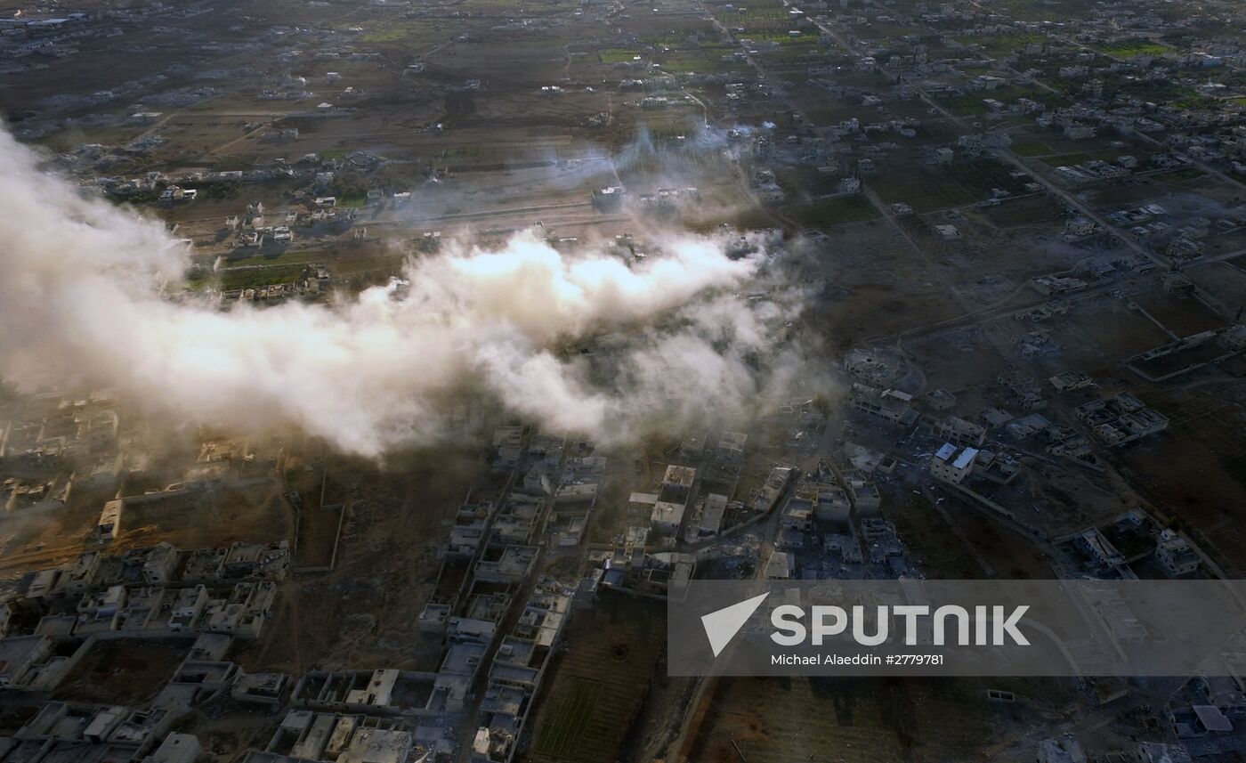 Syrian army fights in Syria's Darayya